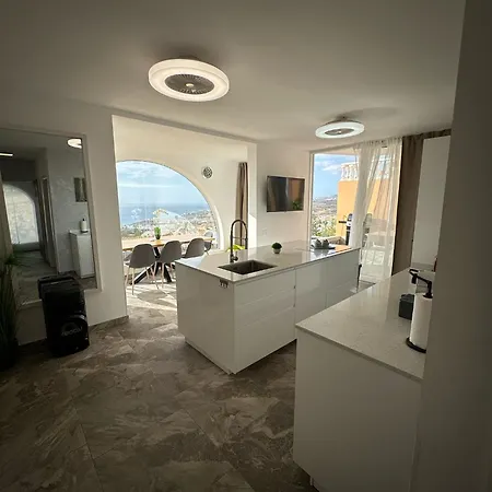 Ocean View Tenerife 아데제